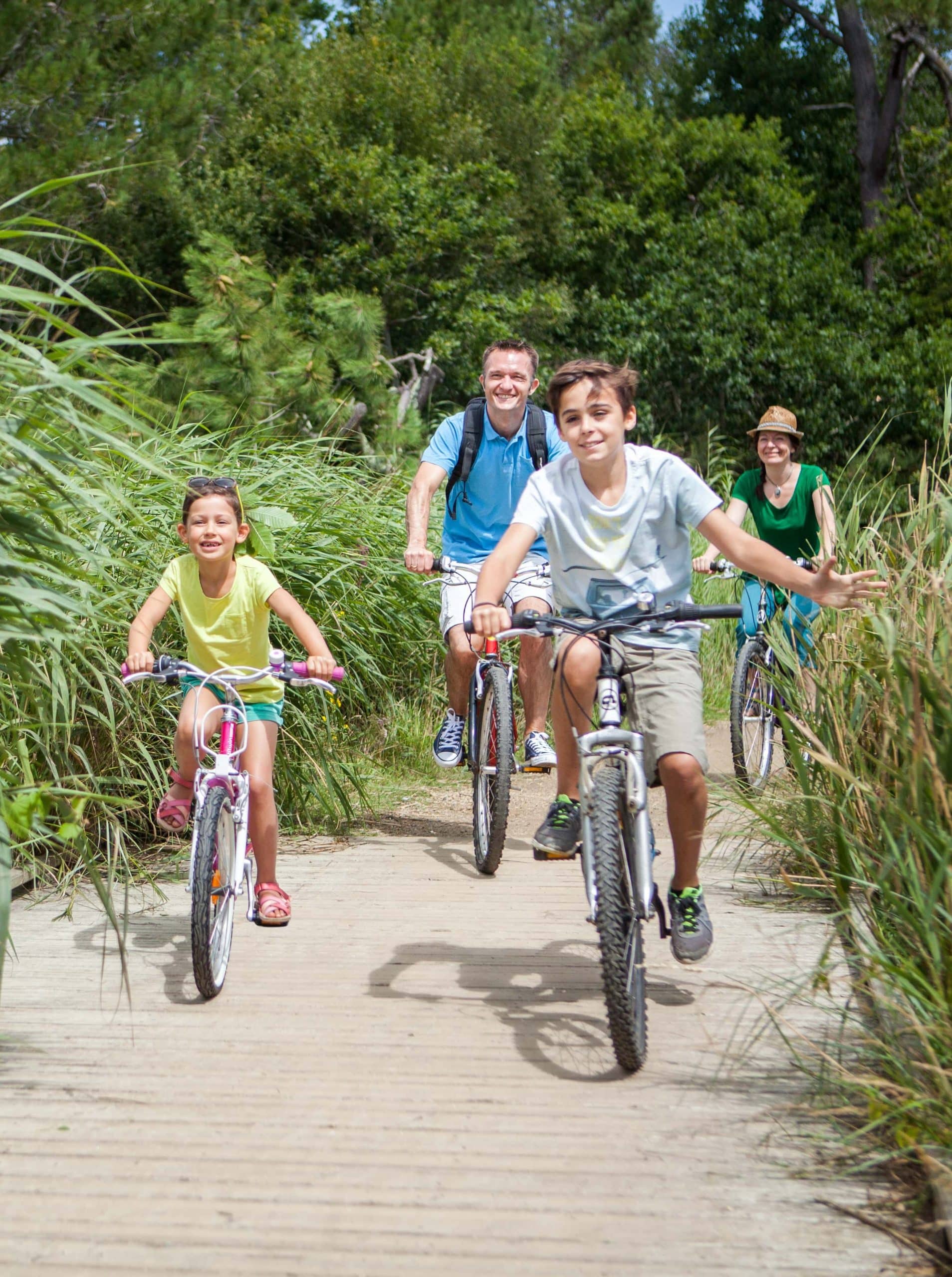 Famille séjournant au camping à Forêt-Fouesnant - Camping dans le Finistère sud