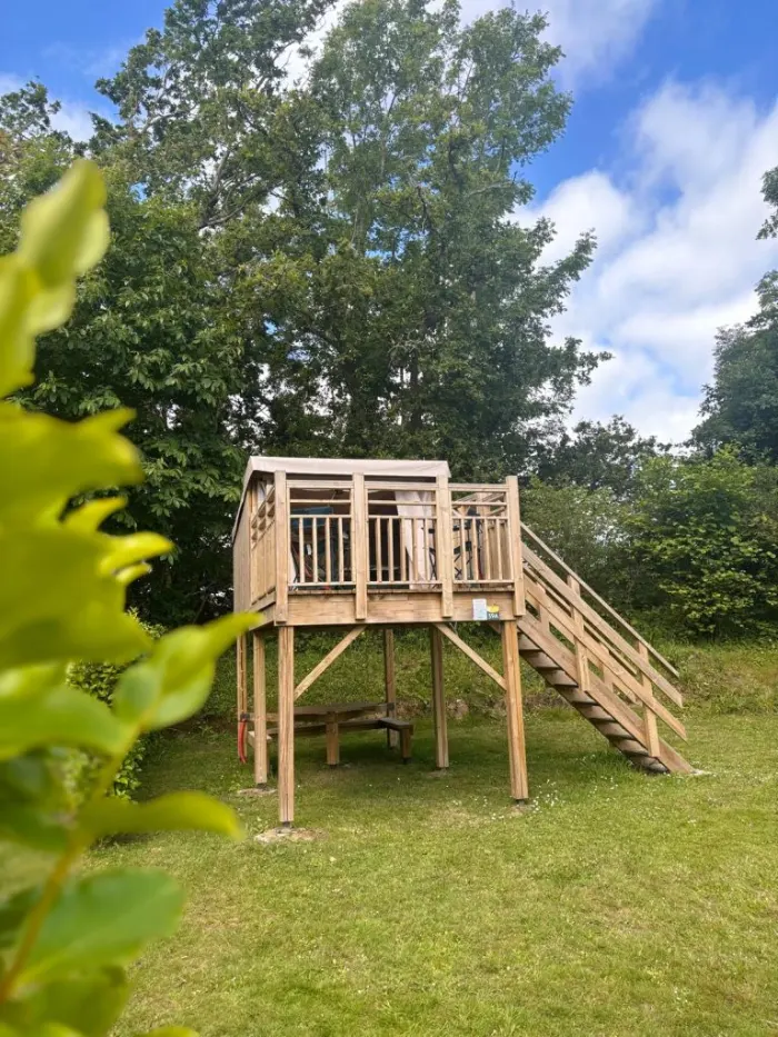 location insolite finistere cabane en bois sur pilotis au cœur de la nature